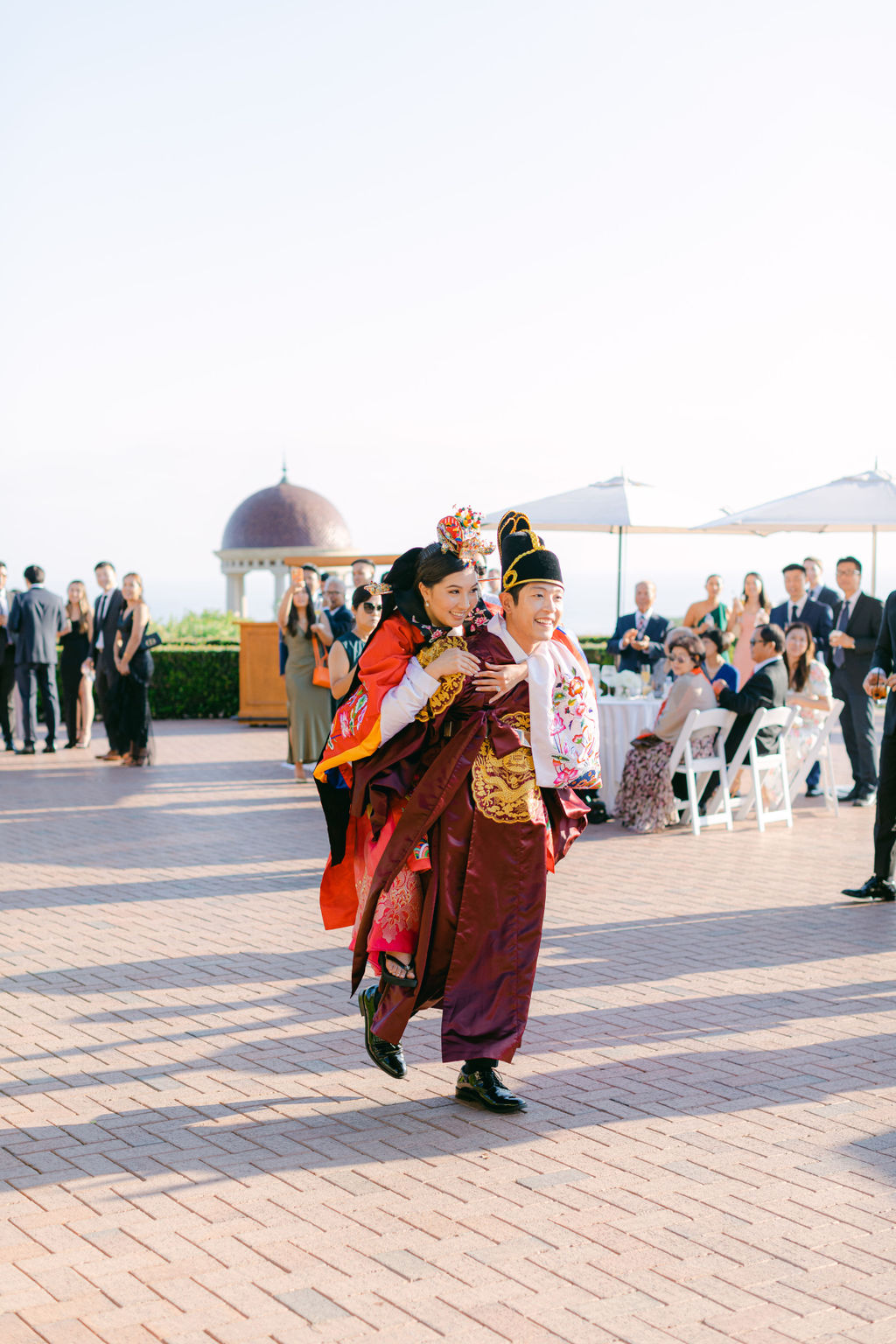 Walking back toward the rotunda in hanbok