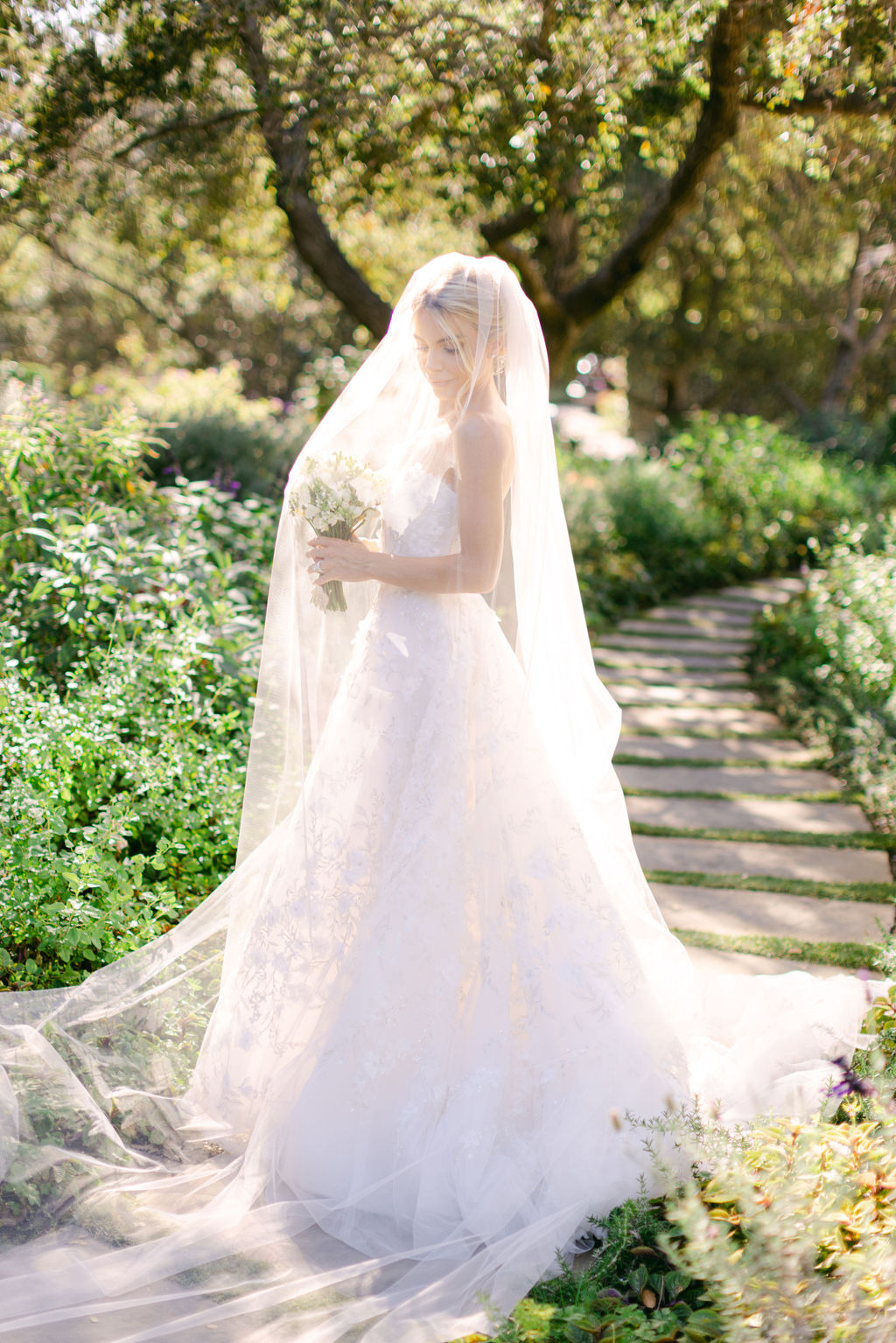 The veil at full length